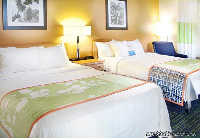 Fairfield Inn And Suites By Marriott Cincinnati Eastgate Room photo